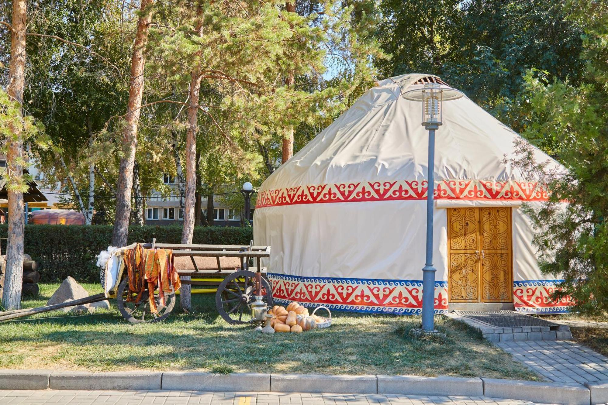 Saraishyq Hotel Almaty Exterior foto